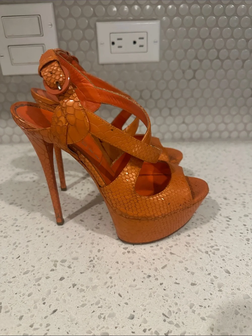 Casedi platforms embossed patent 37.5